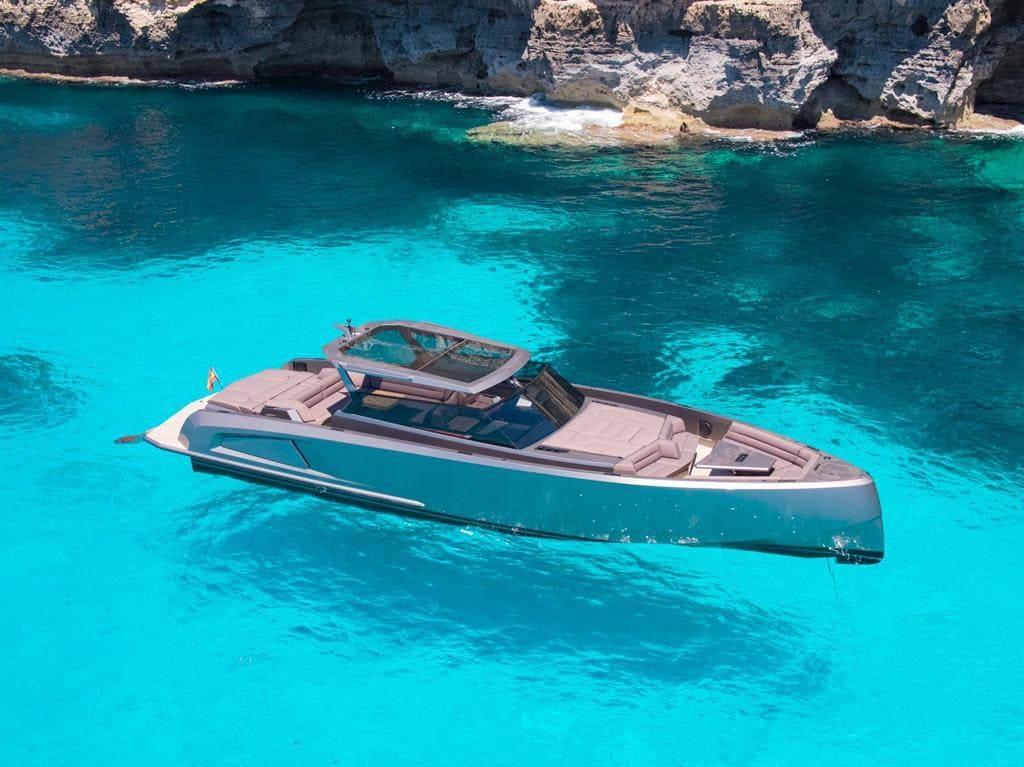 VANQUISH VQ52 - CASA ATLANTIS