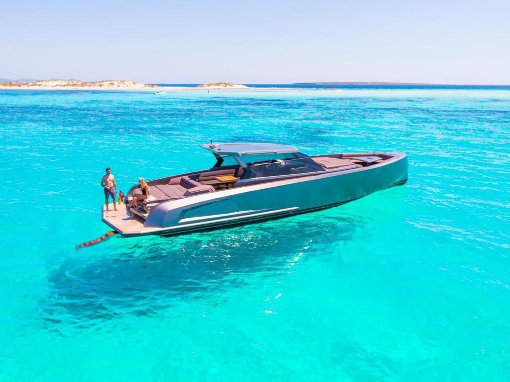 VANQUISH VQ52 - CASA ATLANTIS