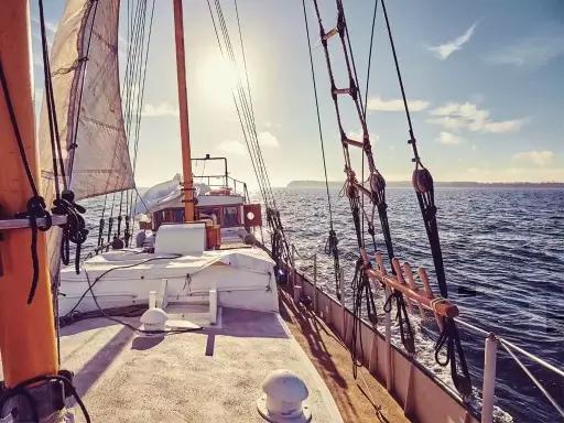 Top 4 Locations to Go Sailing
