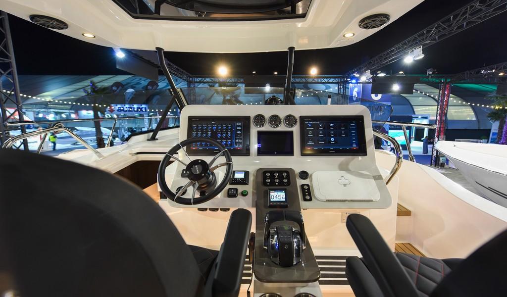 ORYX 379 driving interior view 4
