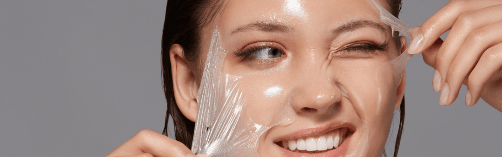 women doing facial peeling