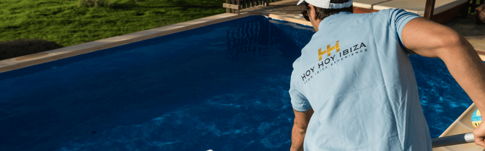 swimming pool cleaning services